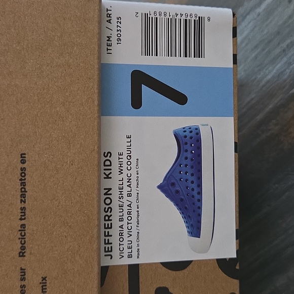 Native Size 7 Kids NEW In Box Sneakers Navy‎ and White - Picture 3 of 7